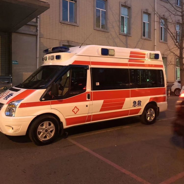 合山夜间租赁救护车护送病人转院：安全转运的 8 大核心注意事项